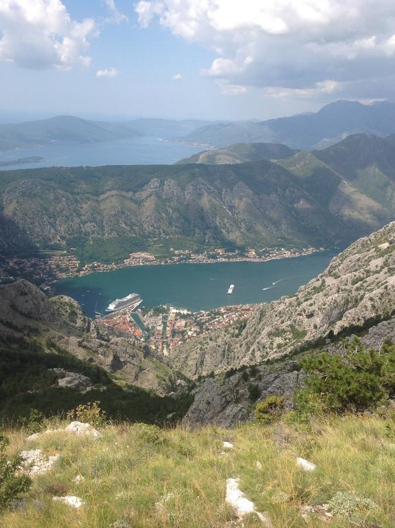 Holiday Home Kotor Phòng bức ảnh